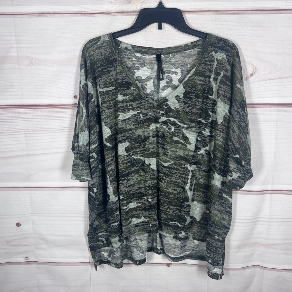 SLINK Top Womens 2 2X Green Camouflage V-Neck Dolman Short Sleeve Casual T-Shirt